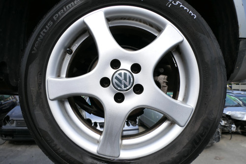 Wheeled alloy rim golf vw - wheeled,