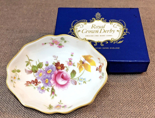 Royal crown derby vintage - 4”,