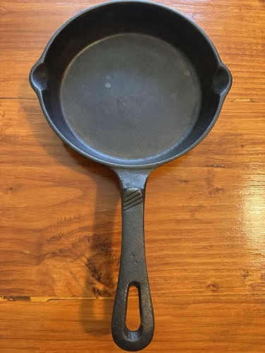 Vintage cast iron pan - cast,