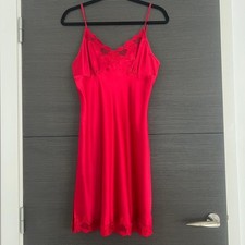 LA SENZA LINGERIE  100% Shimmering Silk/ Lace  Red Nightdress/ Bodydoll  Size 14
