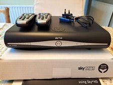 Sky +HD 500GB Satellite Set Top Box - Black/Silver (Amstrad DRX890-C)