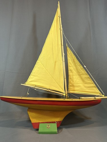 Vintage pond yacht planet - vintage,