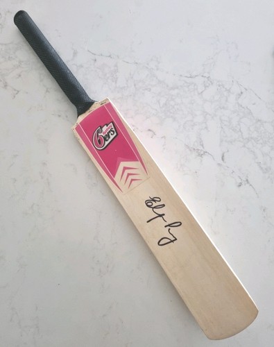 Ellyse perry signed sydney - ellyse,