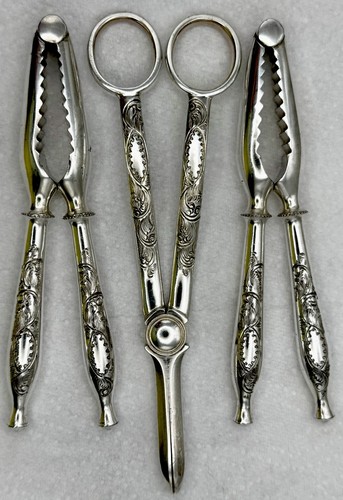 Antique very ornate design - very,