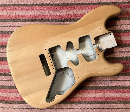 1983 squier bullet guitar - squier,