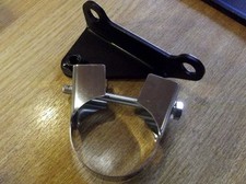 Exhaust downpipe bracket clamp