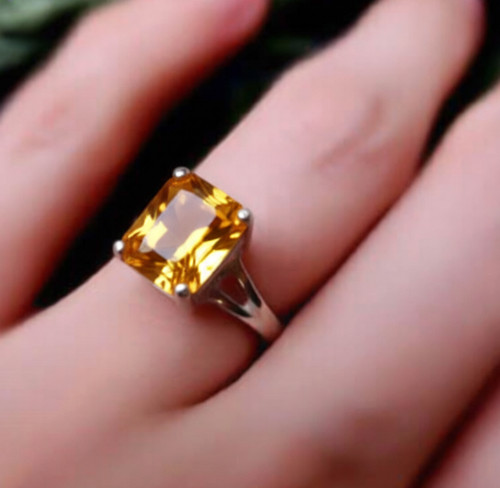 Beautiful citrine gemstone - citrine,