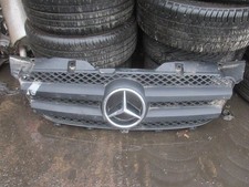 2006-2013 MERCEDES SPRINTER GENUINE FRONT GRILLE A9068800385 *SLIGHT CRACK*