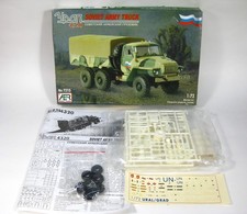 AER Model kit 7215 Military