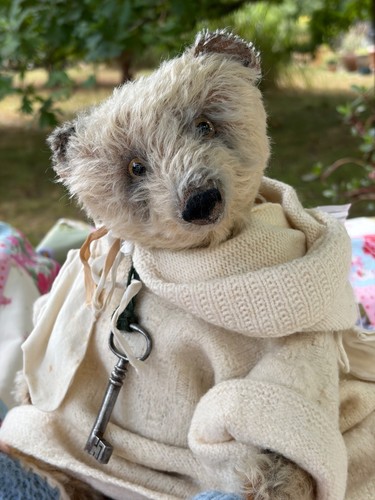 Futch artist bear out - futch,