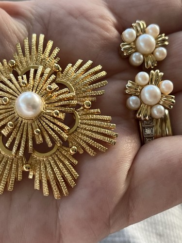 Joan rivers sunburst brooch - joan,