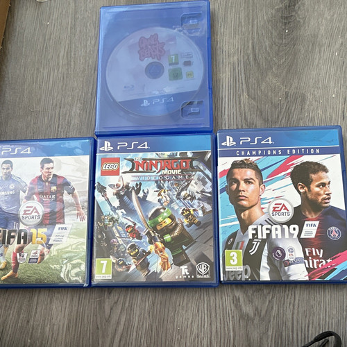 Ps4 game lot fifa - ps4, 19