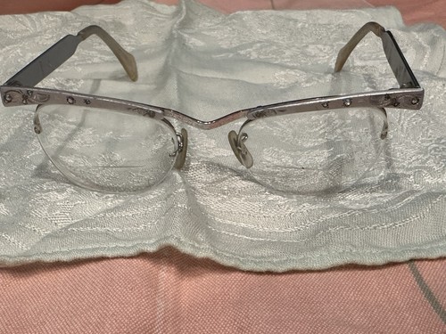 Vintage cat eye frames - cat,