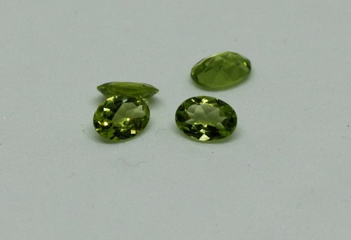 Peridot oval cut faceted 7mm - , x