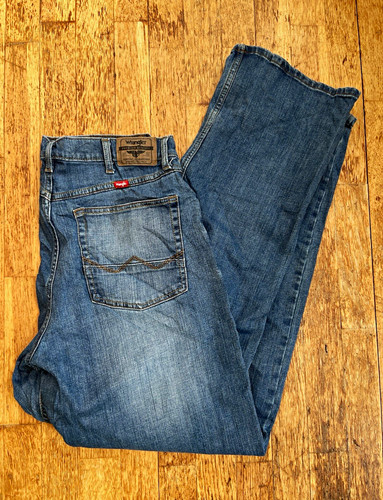 Wrangler relaxed fit bootcut - relaxed,