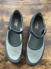 Ladies Size 6 Hotter Teal