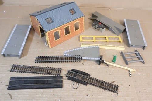 Hornby goods shed station - hornby,