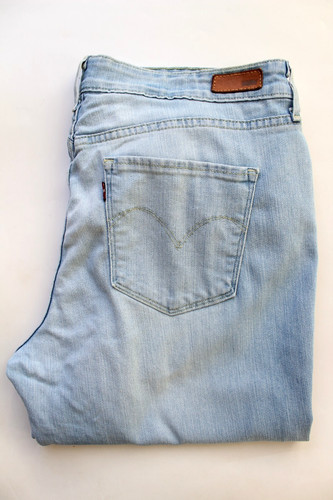 Levi demi curve - demi,