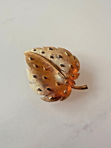 Signed trifari gold tone - signed,