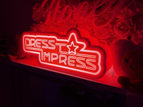 Dress impress light - to,