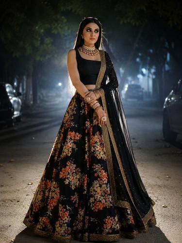 Heavy indian lengha wedding - heavy,