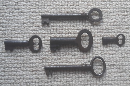 Antique hollow barrel keys - antique,