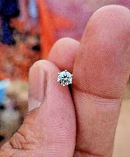 Natural Diamond Solitaire Nose