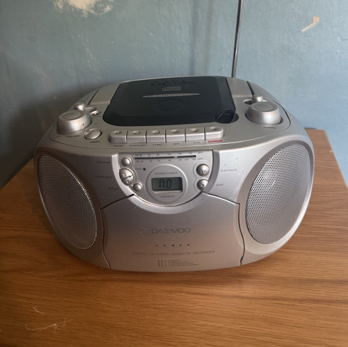 Daewoo silver boombox - silver,