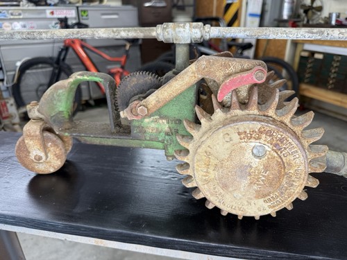 National tractor traveling - tractor,