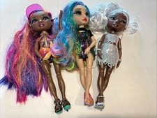Rainbow High Dolls X3 Pacific