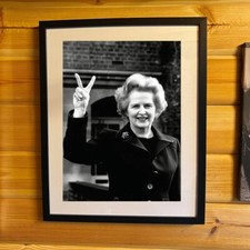 Margaret Thatcher V Sign Prime Minister Poster (framed or Unframed)