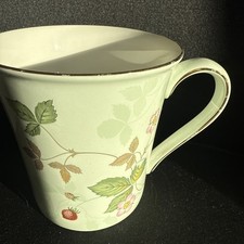 WEDGWOOD WILD STRAWBERRY Mug