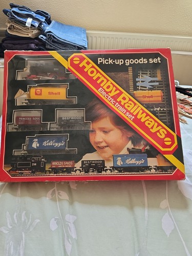 Vintage retro hornby train set - train,