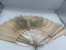 PRETTY ANTIQUE MOTHER OF PEARL SILK LEAF FOLDING HAND FAN (363)