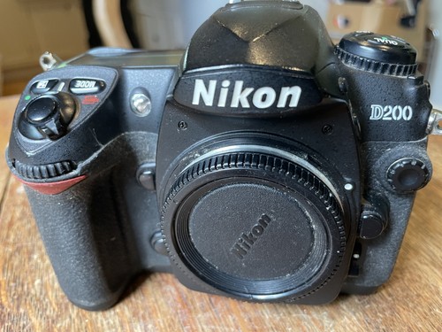 Nikon d200 body 21097 clicks - d200,