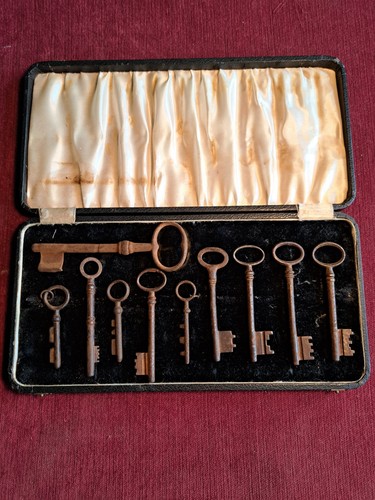 Job lot box 10 antique - box,