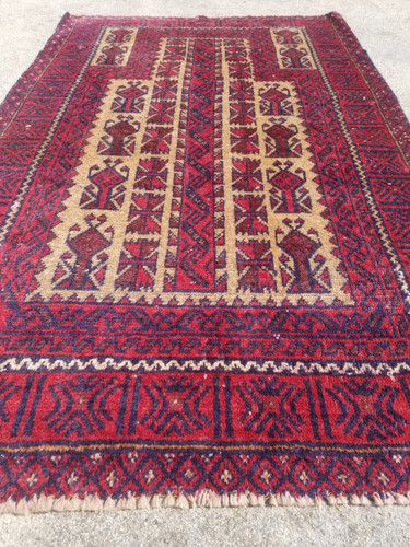 Authentic hand knotted - hand,
