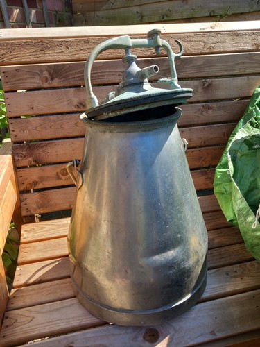 Milk churn with top - churn,