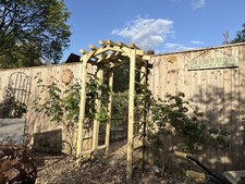 WOODEN GARDEN PERGOLA ARCH
