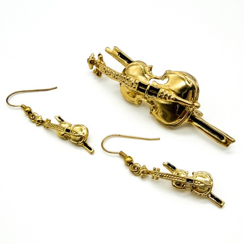 Gold tone violin brooch - gold,