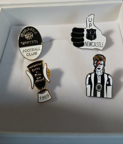 Newcastle united pin badges - pin,