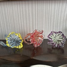 3x Hand blown glass flowers