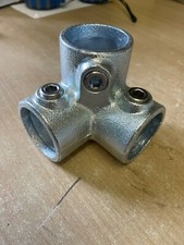 Interclamp 128-C42 Galvanised 3 Way 90 Deg Corner Elbow 42mm Pipe