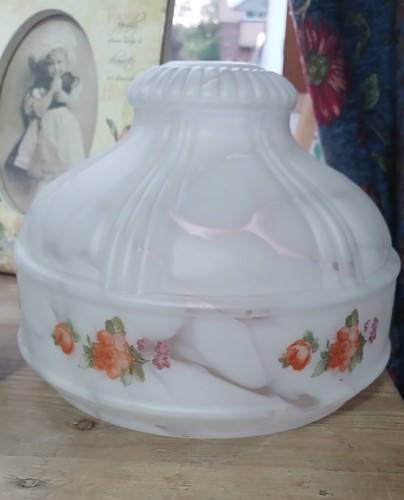 Art deco white satin - art, camphor