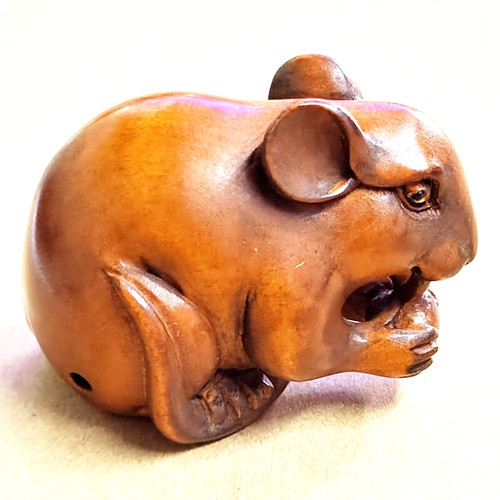 M8820 hand carved boxwood - -,