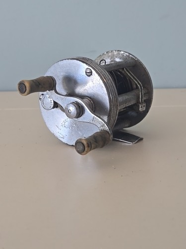 Vintage fishing reel pert - vintage,