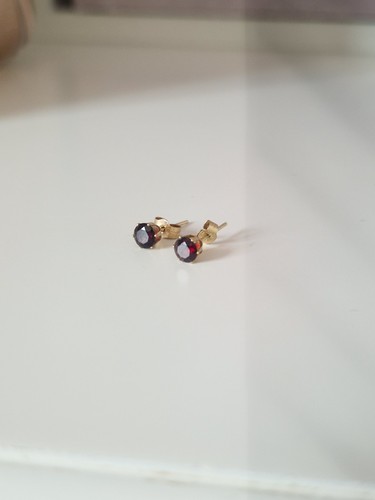 9ct gold garnet solitaire stud - gold,