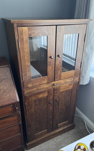 Laura ashley garrat - ashley,