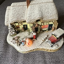 Lilliput Lane Decorating The House L2834 2005 Christmas Special Edition Light Up
