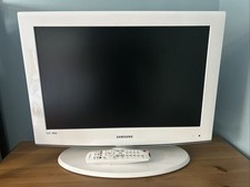 Samsung LE22A455C1D 22” LCD TV With Remote - FAULTY Spares or Repair White